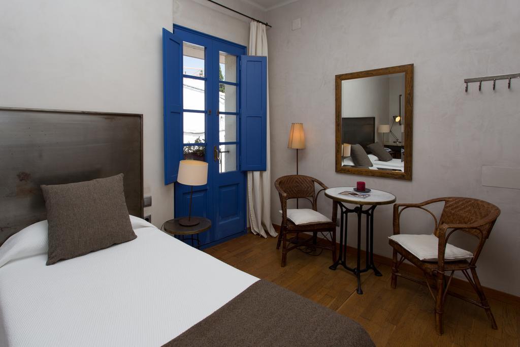 Hostal De La Placa Cabrils Exteriör bild